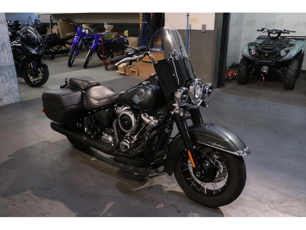 2025 Harley-davidson Softail Heritage Classic (flhc) alt