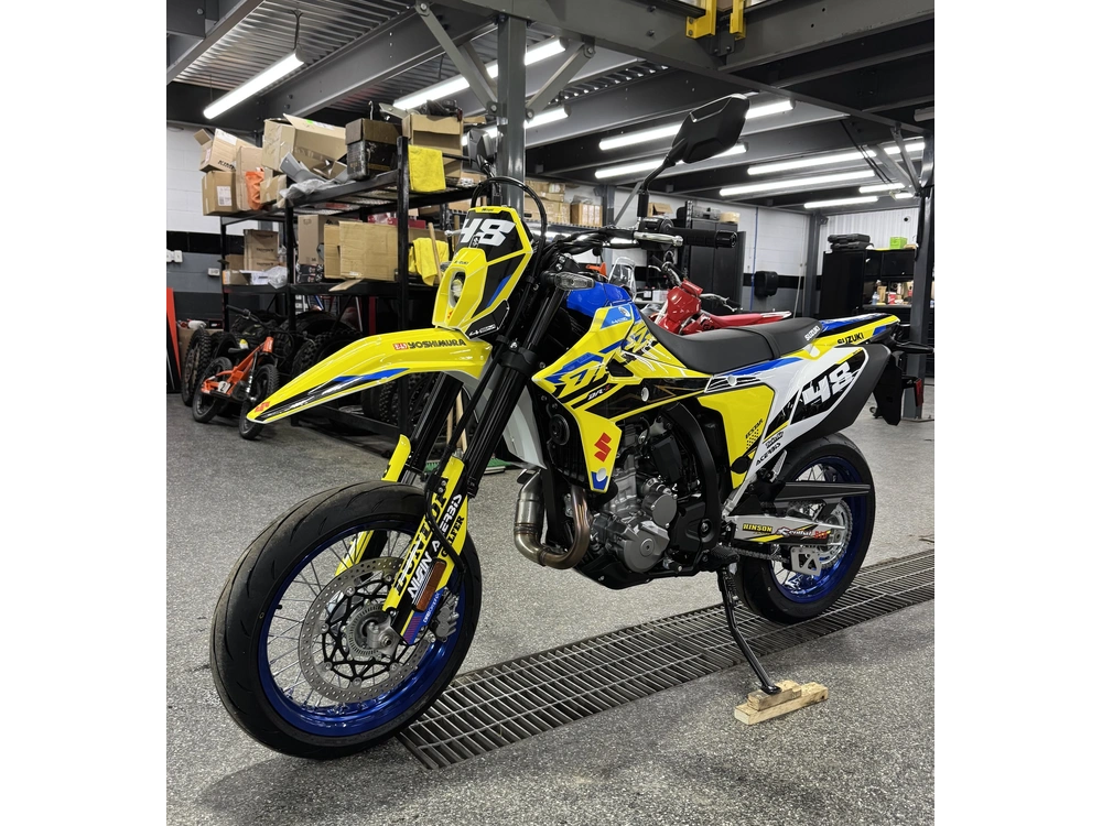 2025 Suzuki Dr-z4sm alt
