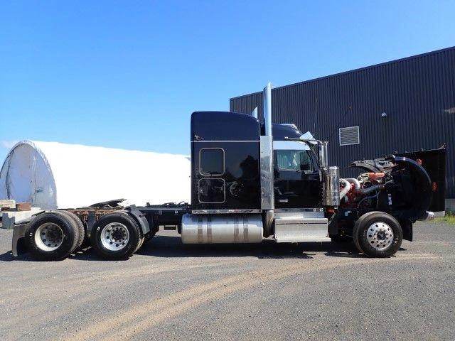 Peterbilt 589 2025