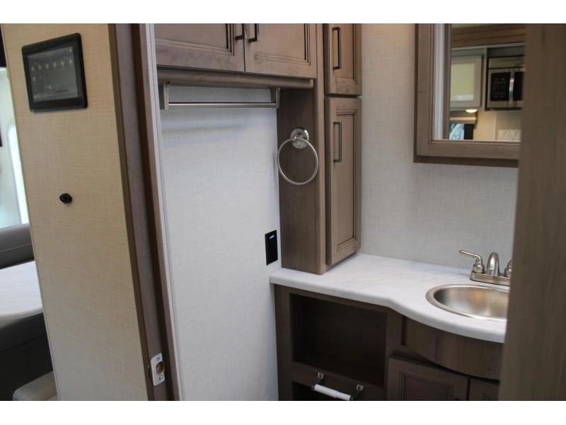 Thor Motor Coach Hurricane 29l 2026 alt