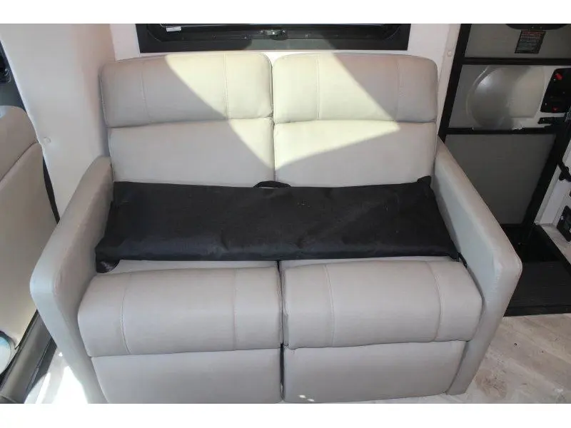 2027 Thor Motor Coach Delano 24RW