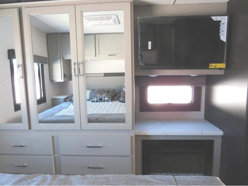 Thor Motor Coach Indigo Mm30 2026 alt