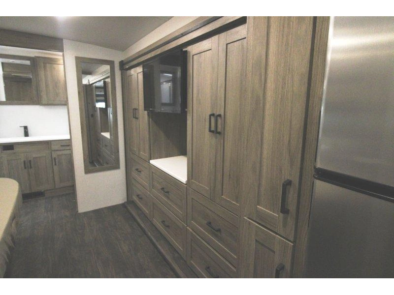 2024 Winnebago Sunstar 33k alt