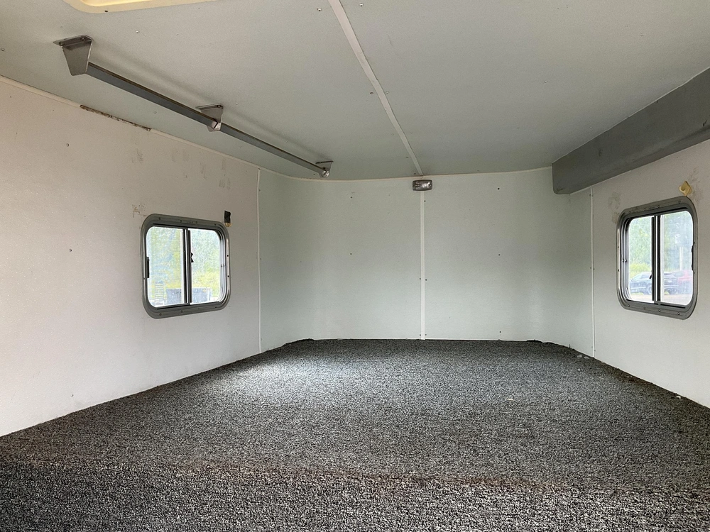 1997 Featherlite Model 8548 3 Horse Slant All Aluminum Gooseneck Horse Trailer alt