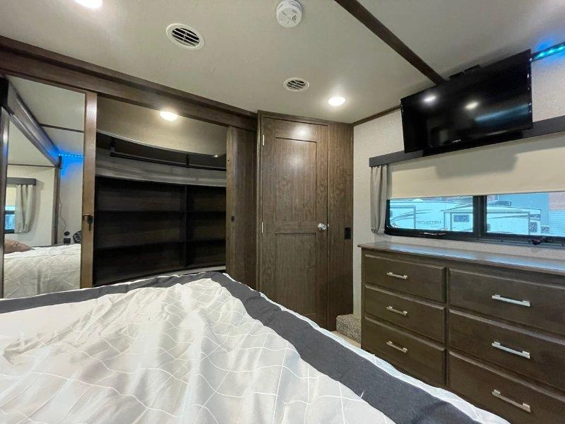 Grand Design Solitude 310gk 2020 alt