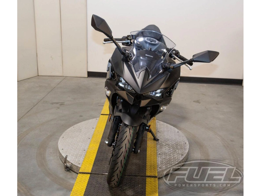 2026 Kawasaki Ninja® 500 Abs Metallic Flat Spark Black alt