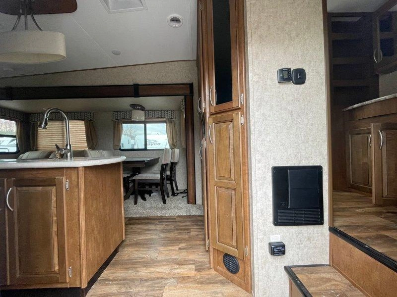 2017 Forest River Wildcat 29rlx alt