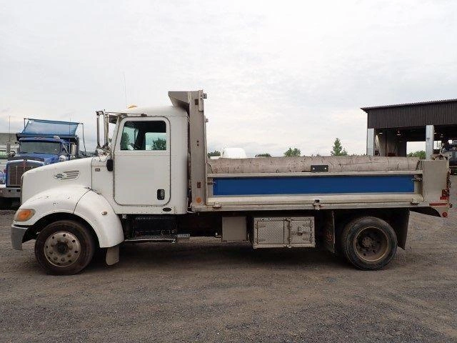Peterbilt 325 2009
