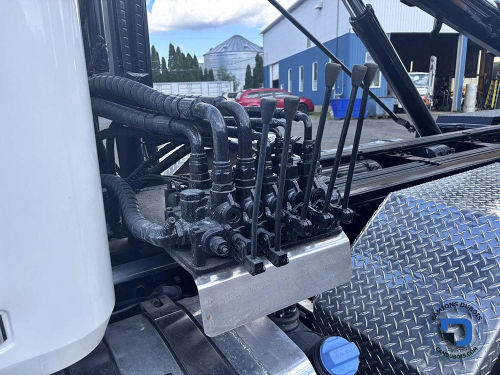 Mack Gu813 2015 alt