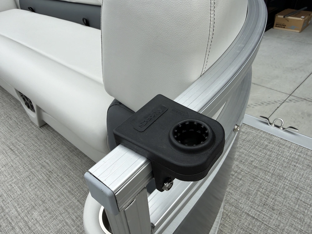 2025 Tahoe 2380ql alt
