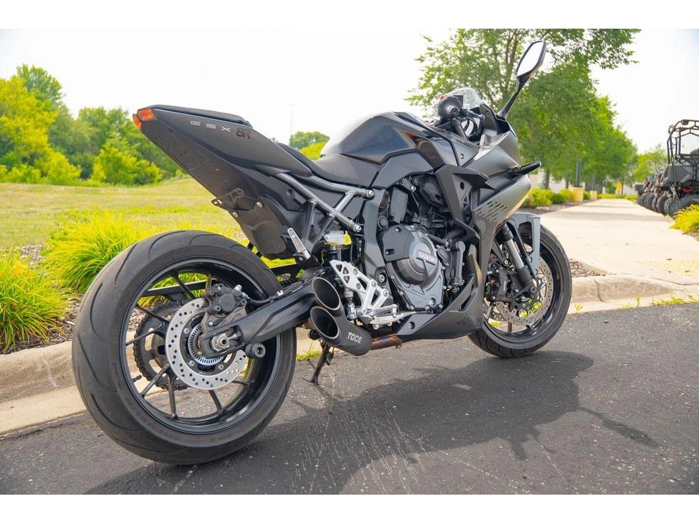 2025 Suzuki Gsx-8r alt