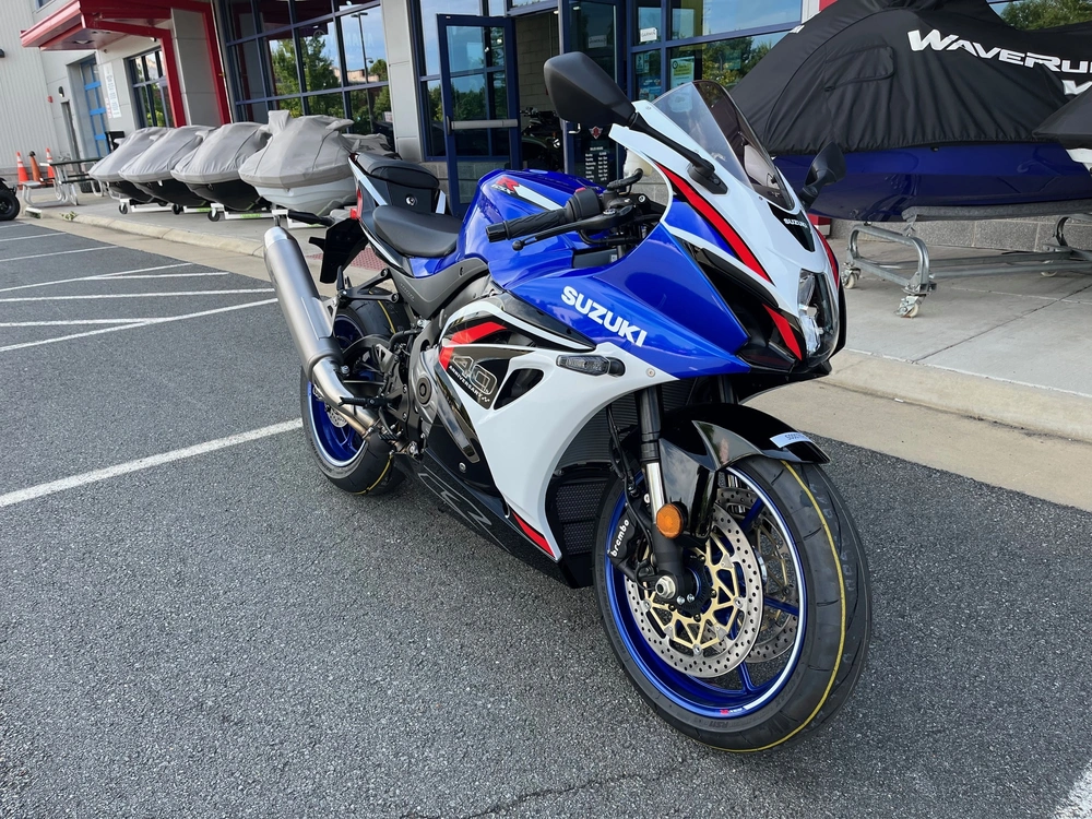 2027 Suzuki Gsx-r1000 alt