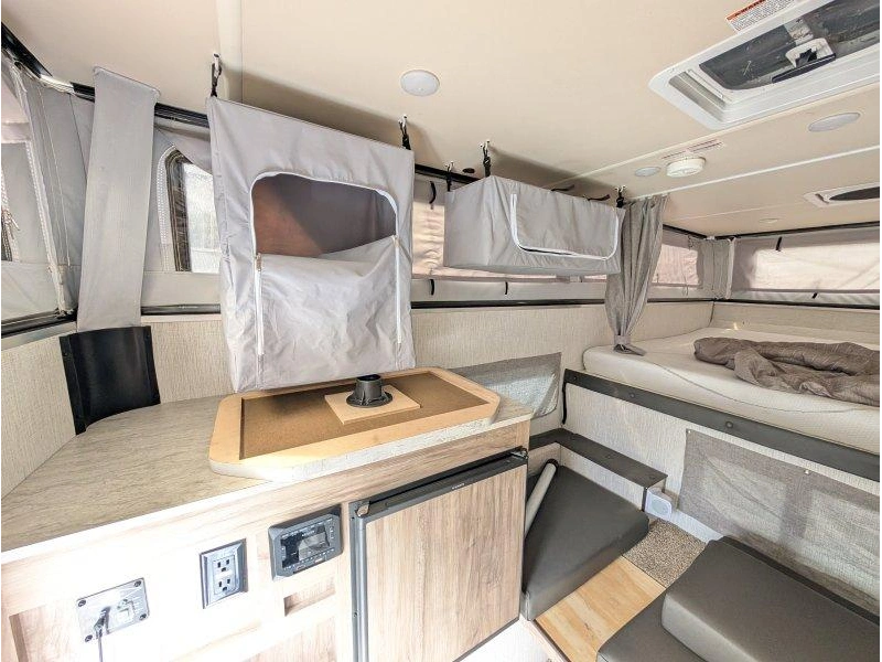 2021 Palomino Real Lite Ss500 alt