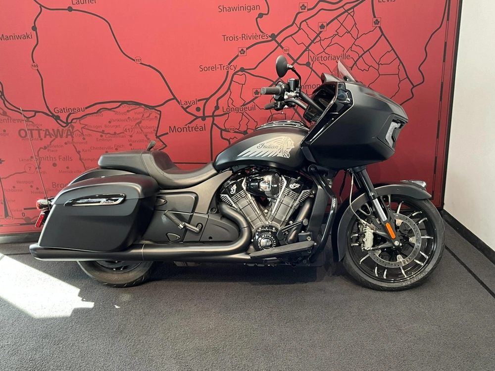 2024 Indian Motorcycle Challenger Dark Horse alt