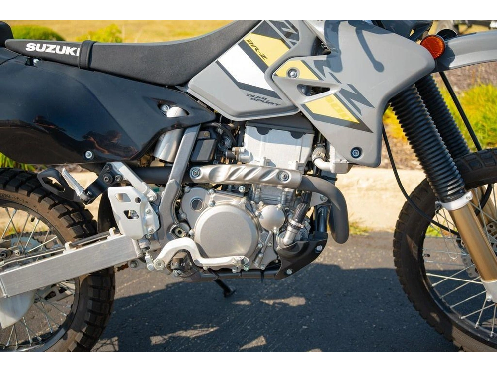 2022 Suzuki Dr-z400s alt