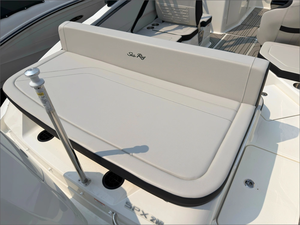 2027 Sea Ray Spo 210 alt