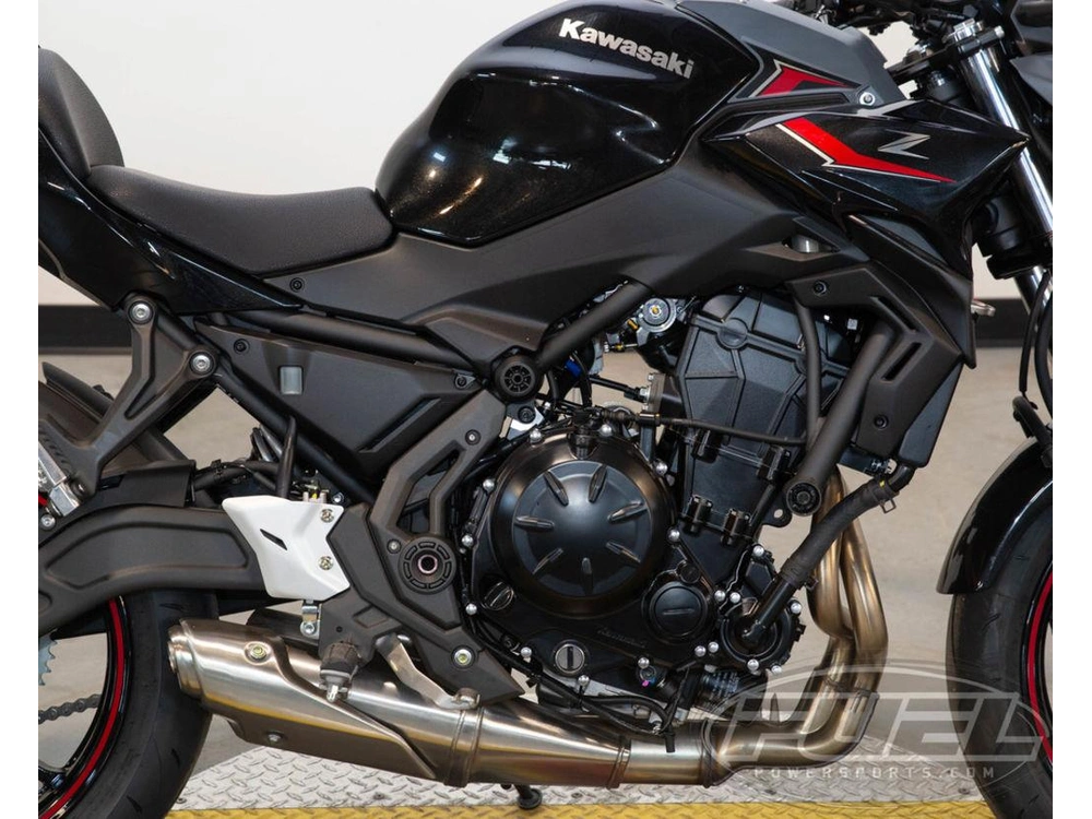 2025 Kawasaki Z650 alt