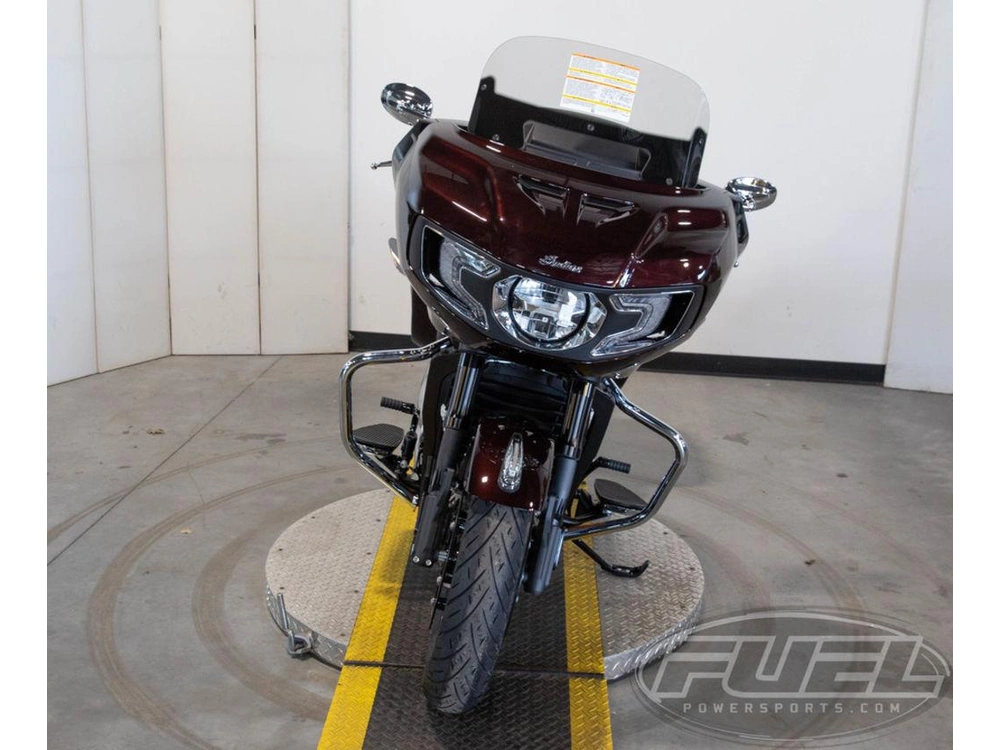 2026 Indian Motorcycle Challenger® Limited 112 Crimson alt