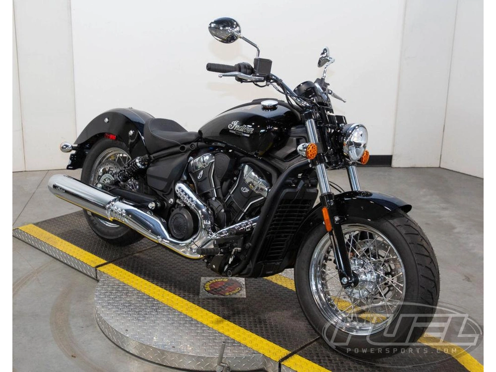 2025 Indian Motorcycle Scout® Classic Black Metallic alt