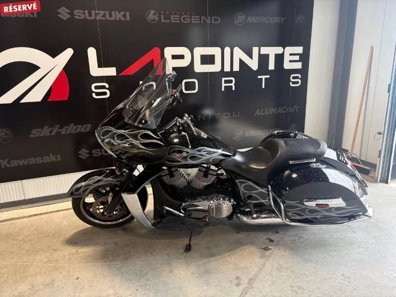 Victory Motorcycles Cross Country 106 2013 alt