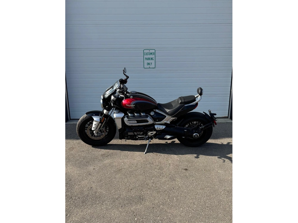 2024 Triumph Rocket 3 alt