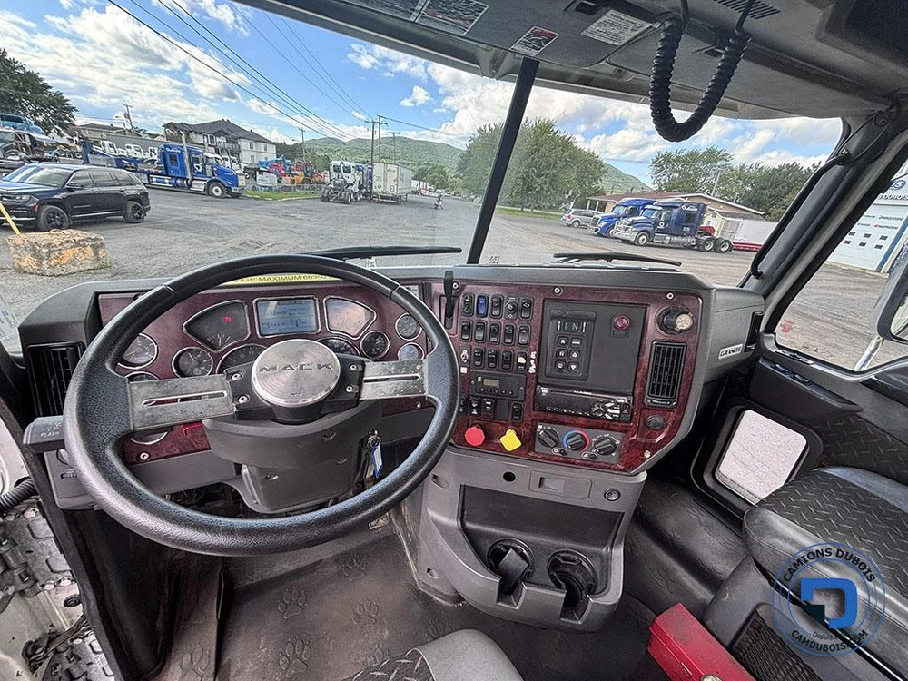 Mack Gu813 2015 alt