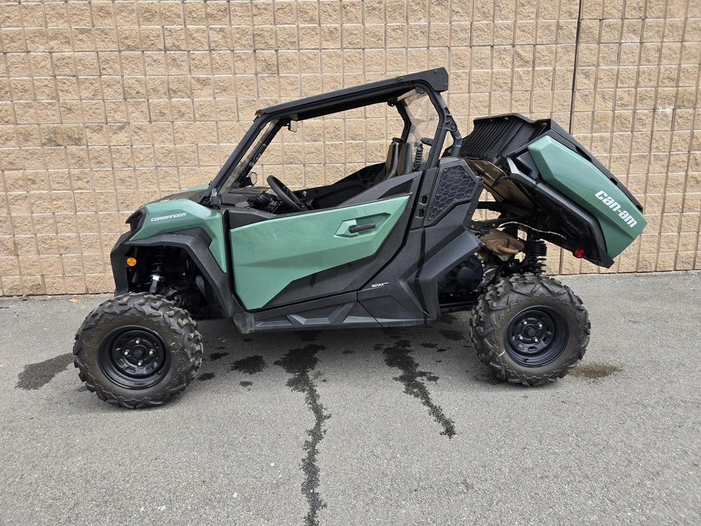 2025 Brp Commander Dps 700 alt
