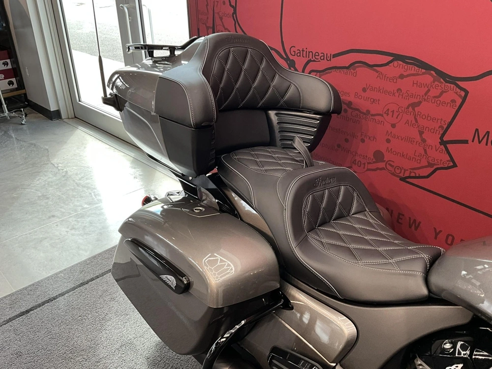 Indian Motorcycle Pursuit Dark Horse 2026 alt