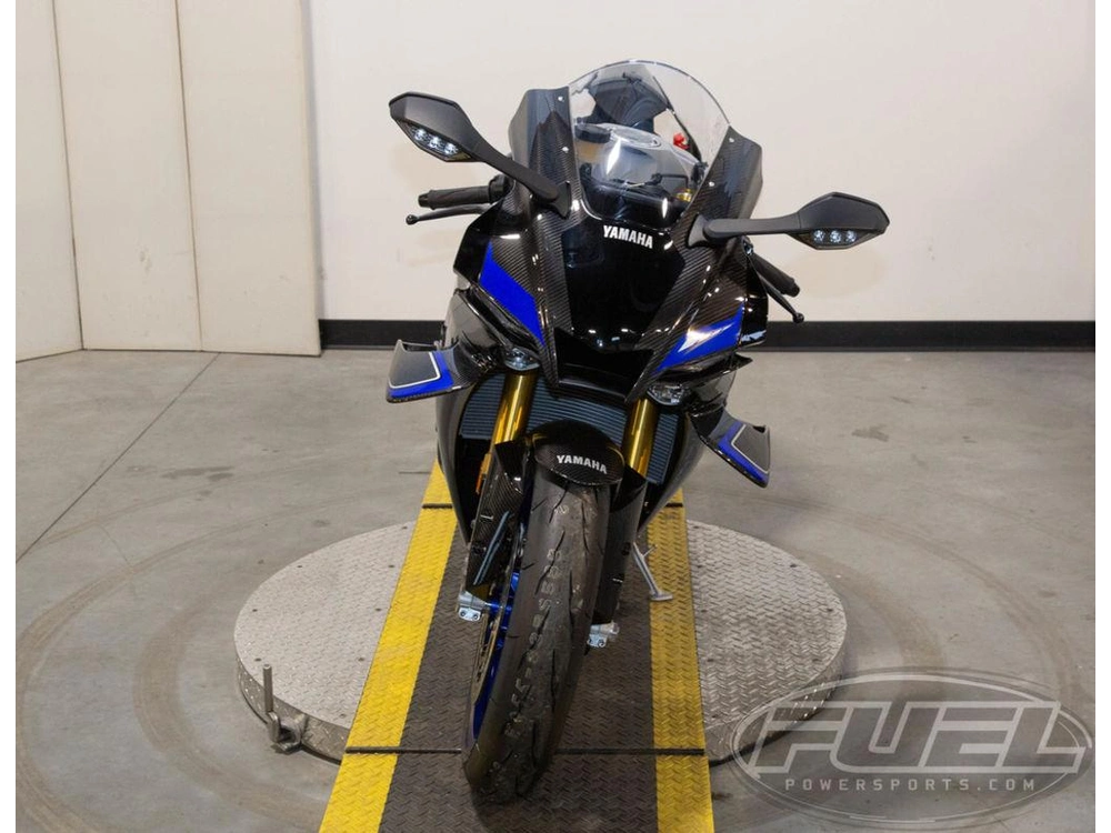 2026 Yamaha Yzf-r1m alt