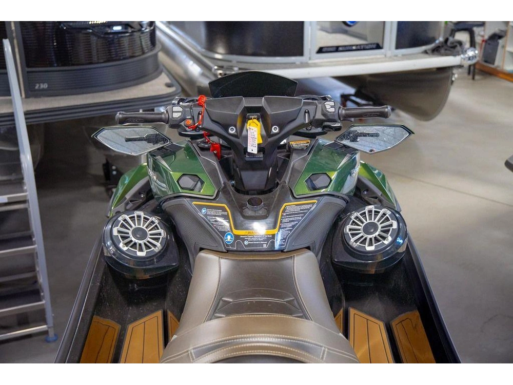2025 Kawasaki Ultra® 160lx alt