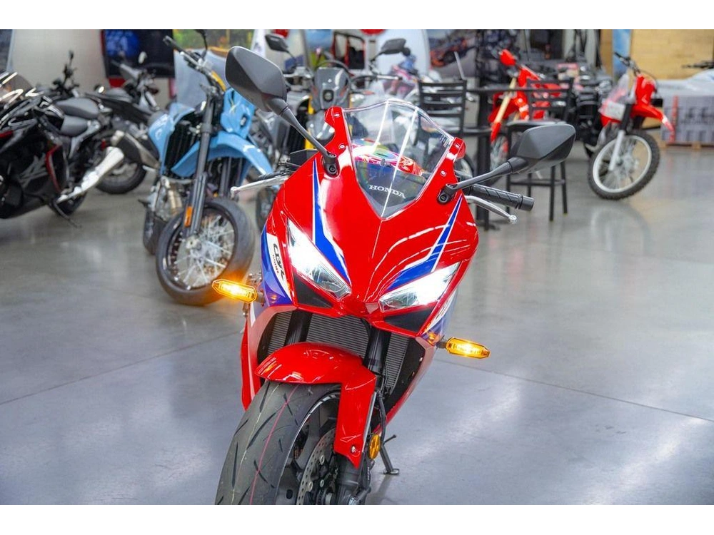 2026 Honda Cbr650r E-clutch alt