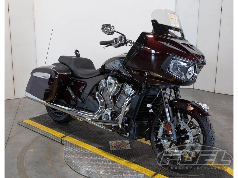 2026 Indian Motorcycle Challenger® Limited 112 Crimson alt