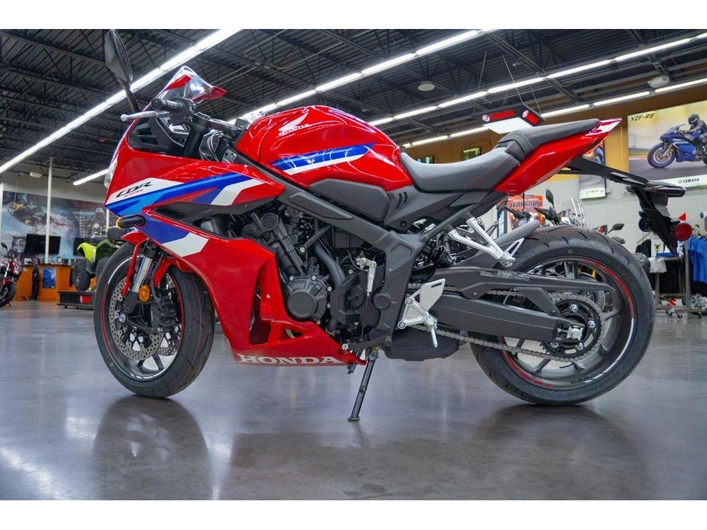 2026 Honda Cbr650r E-clutch alt