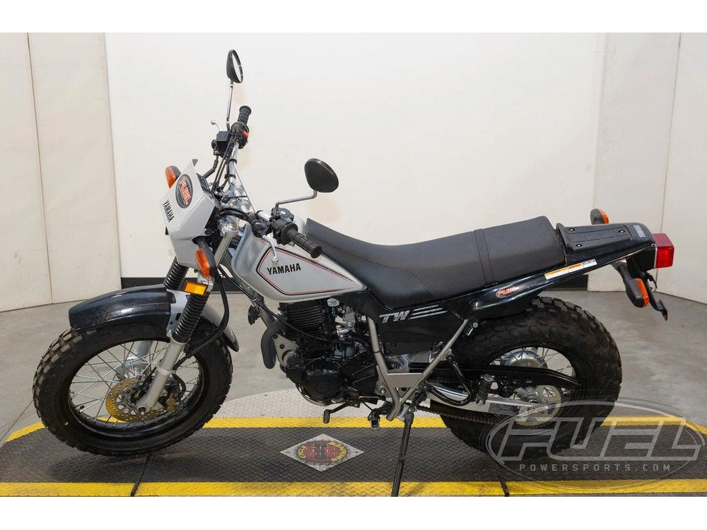2025 Yamaha Tw200 alt