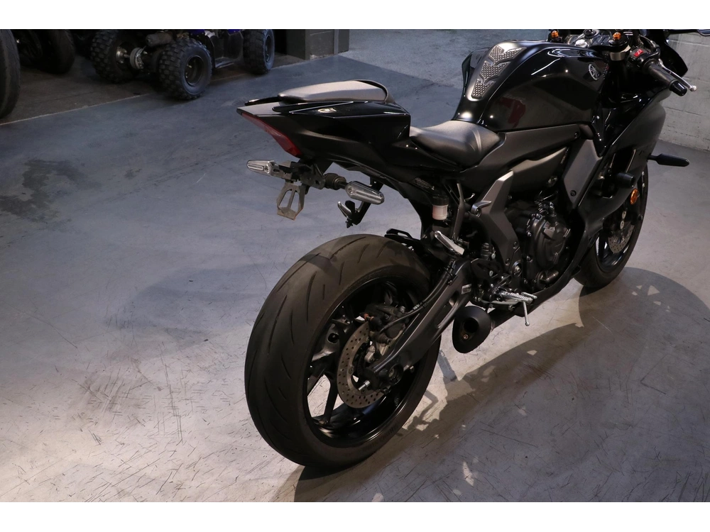 2025 Yamaha Yzf-r7 alt