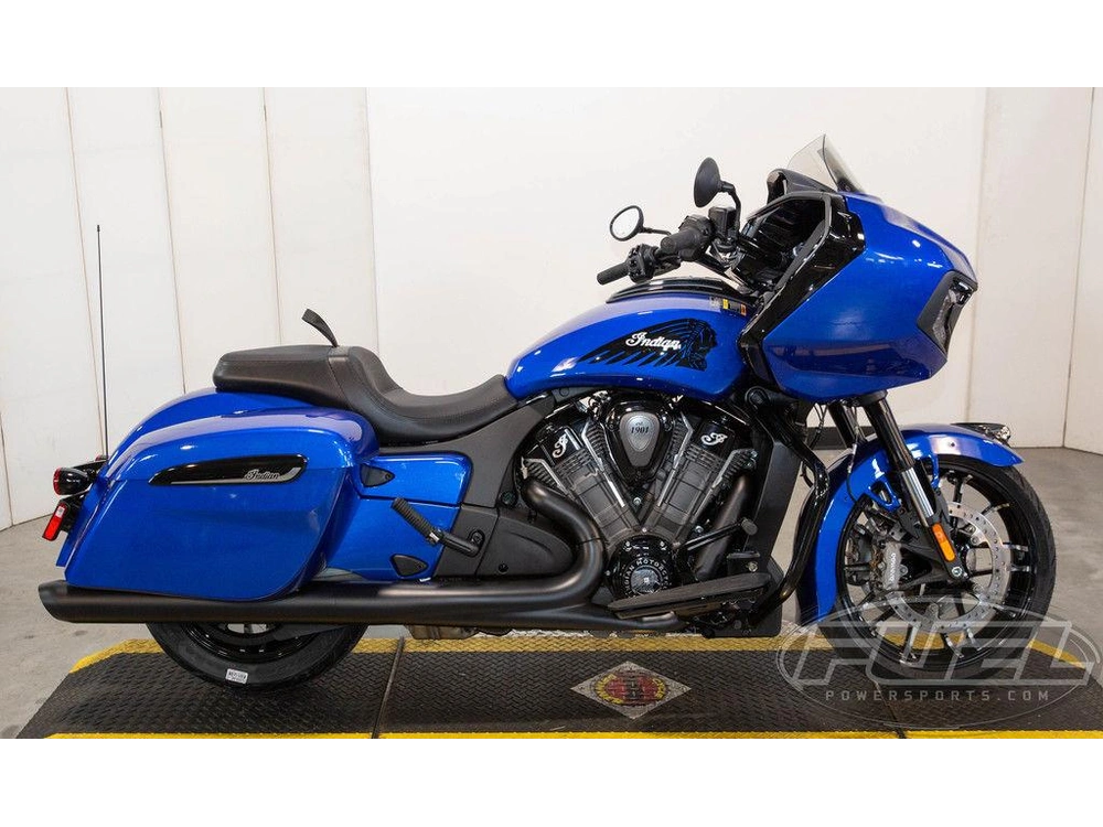 2026 Indian Motorcycle Challenger® Dark Horse® Deep Blue Metallic alt