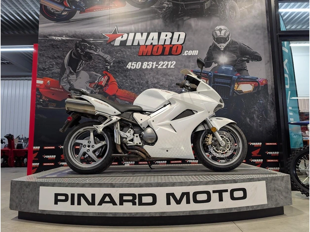 Honda Vfr 800 2006 alt