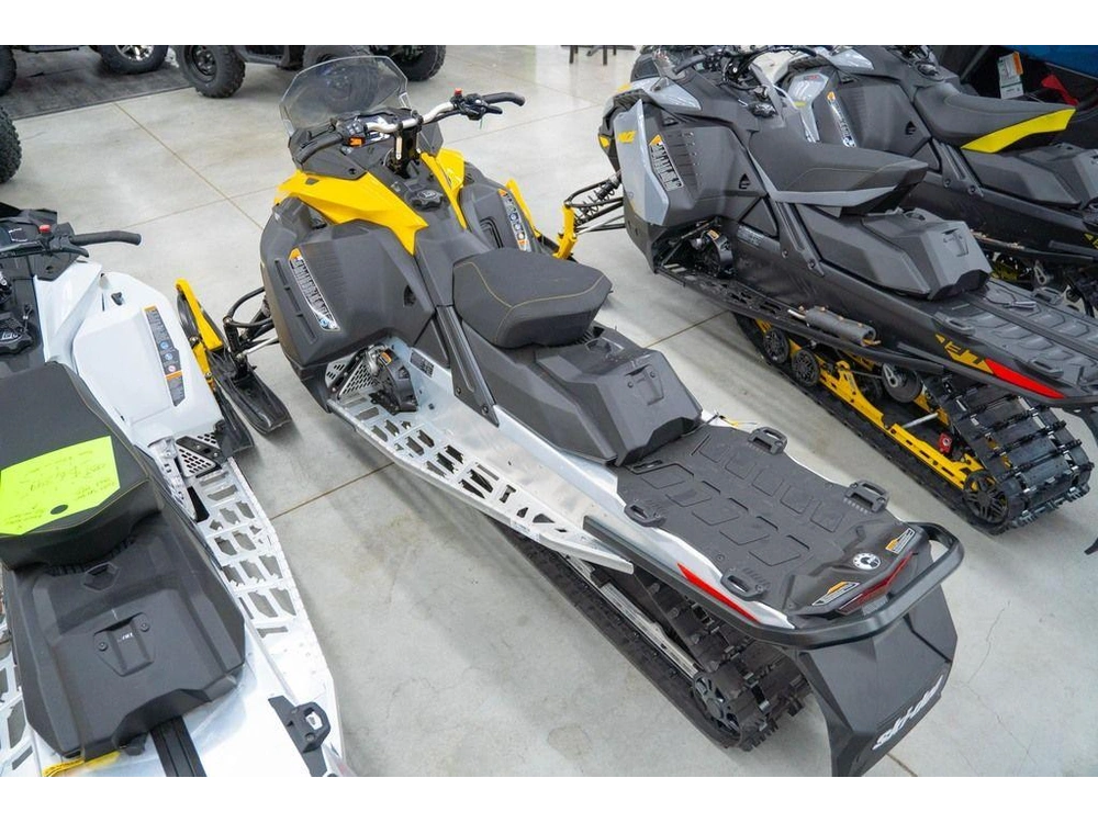 2024 Ski-doo Renegade® Sport Rotax® 600 Ace™ Ripsaw 1.25 alt