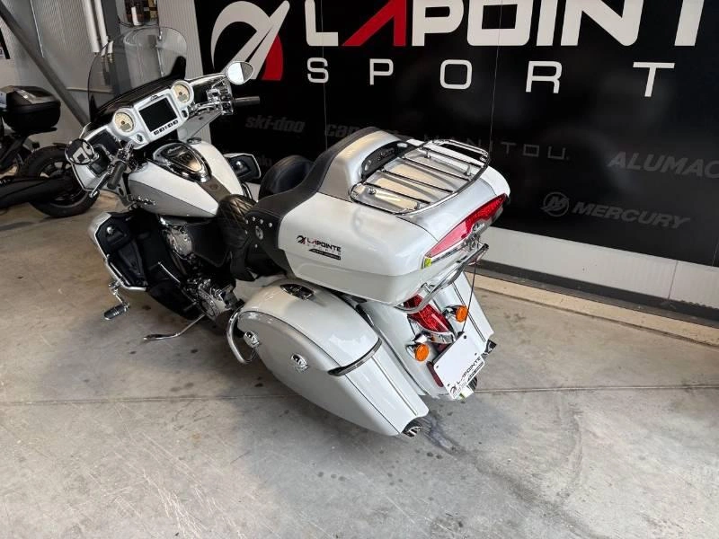 2019 Indian Motorcycle Roadmaster Blanc Et Gris alt