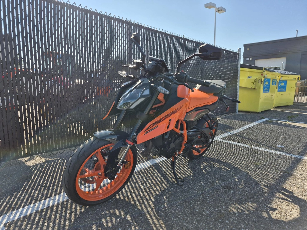 2024 Ktm Duke 390 alt
