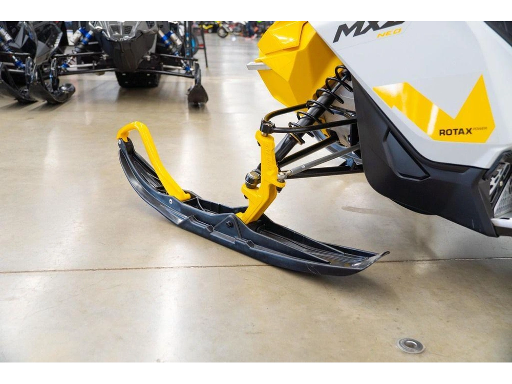 2025 Ski-doo Mxz® Neo® 600 Efi - 40 120 Cobra 1.0 alt