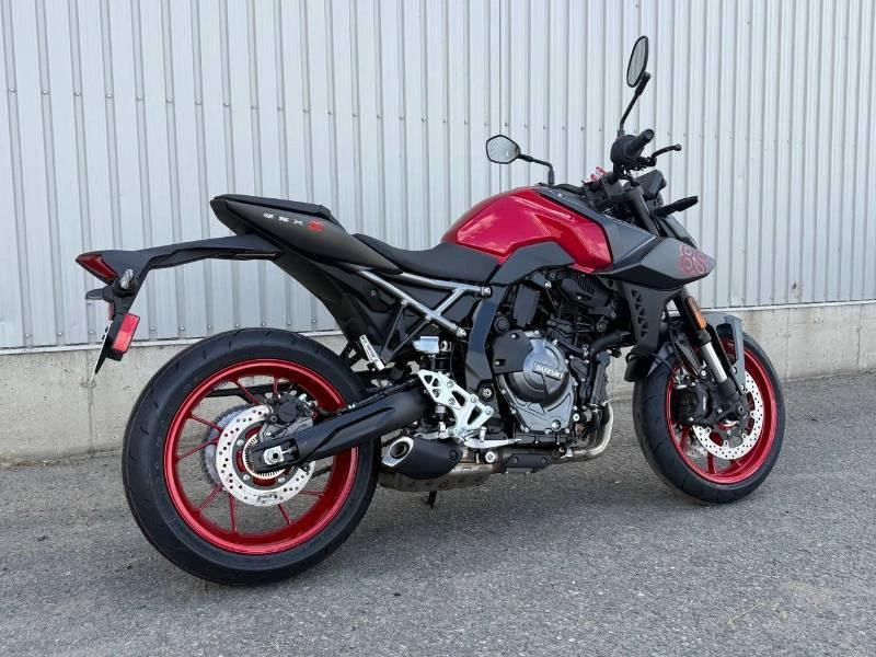 2026 Suzuki Gsx-8s alt