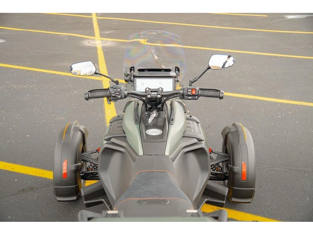 2026 Can-am Canyon Redrock alt