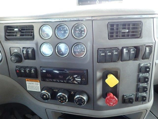 Peterbilt 567 2016