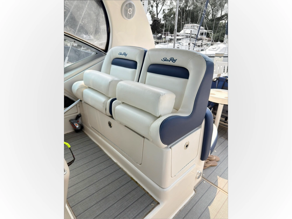 2006 Sea Ray 320 Sundancer