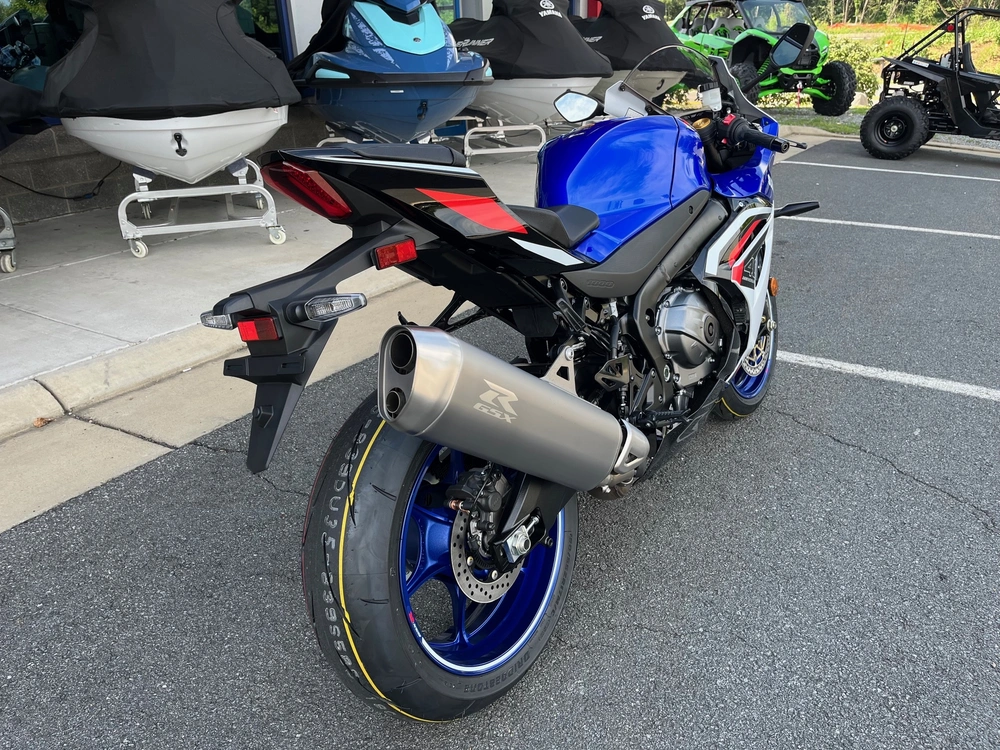 2027 Suzuki Gsx-r1000 alt