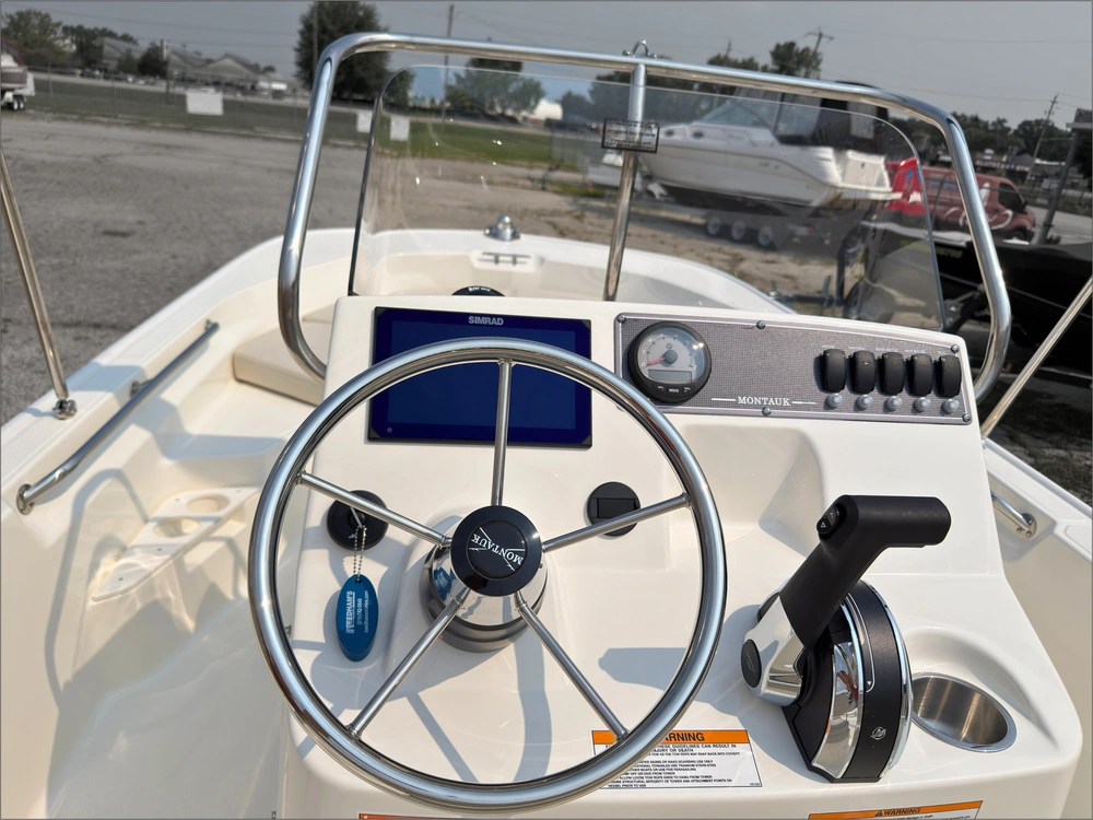 2027 Boston Whaler 170 Montauk