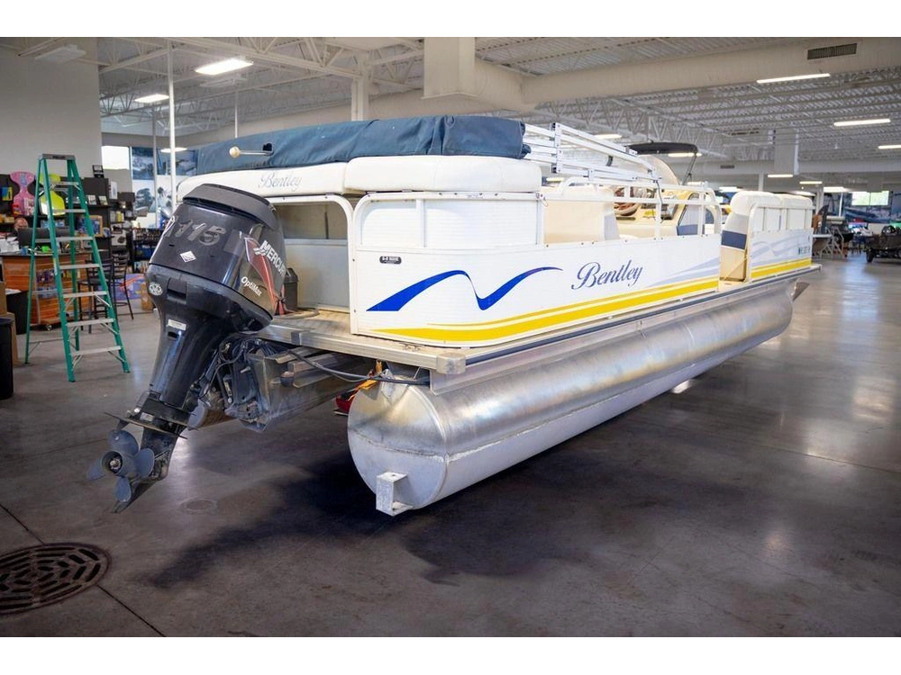 2005 Bentley Industries 240 Cruise alt