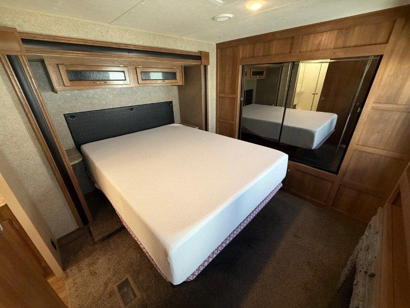 Coachmen Catalina 333rets 2019 alt