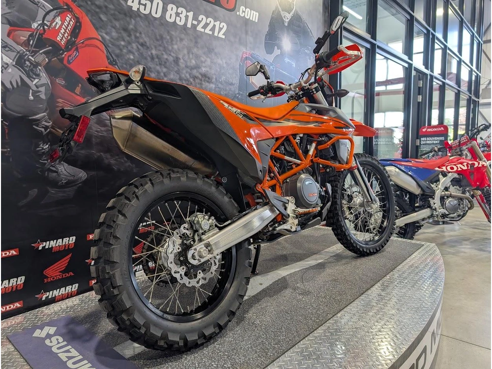Ktm 690 Enduro 2024 alt
